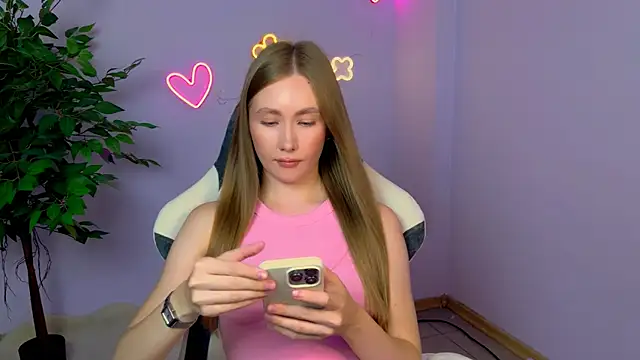 EllyColins online show from 10, 7, 2026
