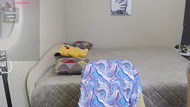 beautiful moon3 online show from 14, 4, 2026