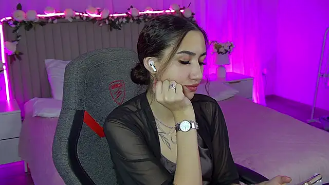 RebeckaThornton online show from 17, 12, 2025