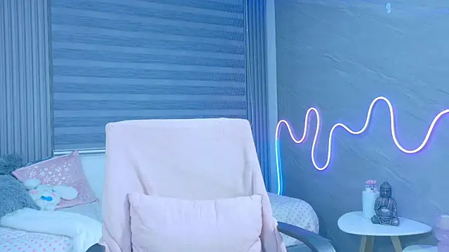 Naaomi cute online show from 25, 10, 2025