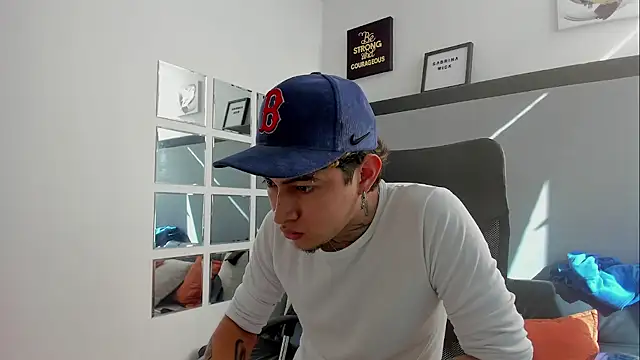 Snapshot of Sky_Wild chatting on 25, 10, 2025 Sky Wild online show from 25, 10, 2025