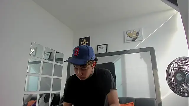 Snapshot of Sky_Wild chatting on 27, 10, 2025 Sky Wild online show from 27, 10, 2025