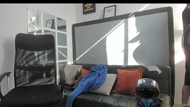 Snapshot of Sky_Wild chatting on 5, 11, 2025 Sky Wild online show from 5, 11, 2025