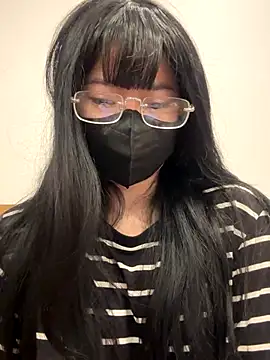 Snapshot of Suzie_X chatting on 18, 12, 2025 Suzie X online show from 18, 12, 2025