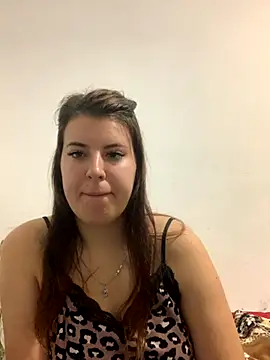 MiraCastellon online show from 3, 11, 2025