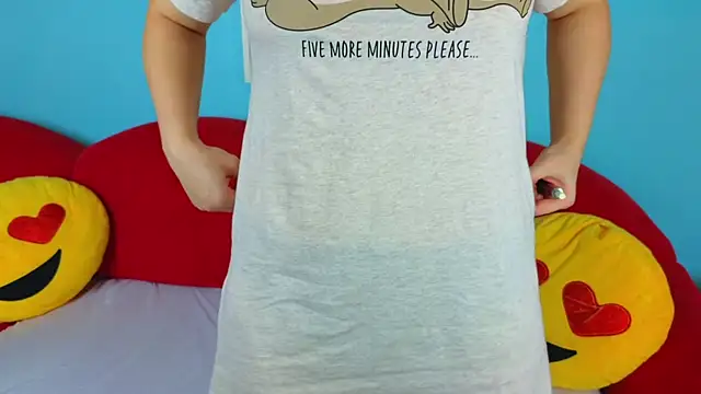 Snapshot of Soft_Lilly chatting on 12, 11, 2025 Soft Lilly online show from 12, 11, 2025