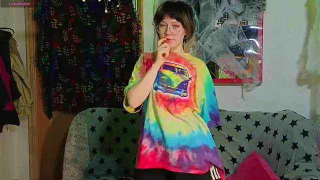 Snapshot of ReincarnatedAngel chatting on 6, 11, 2025 ReincarnatedAngel online show from 6, 11, 2025