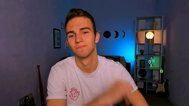 Snapshot of astren_villo chatting on 9, 11, 2025 astren villo online show from 9, 11, 2025