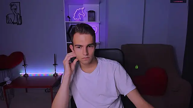 Snapshot of astren_villo chatting on 13, 11, 2025 astren villo online show from 13, 11, 2025