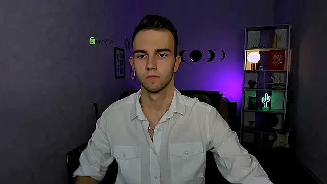 Snapshot of astren_villo chatting on 19, 12, 2025 astren villo online show from 19, 12, 2025