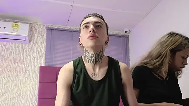 lily and wan online show from 27, 11, 2025