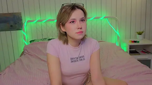 AlisiaEthen online show from 26, 11, 2025