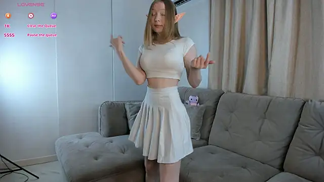 Snapshot of Megansuns chatting on 31, 10, 2025 Megansuns online show from 31, 10, 2025