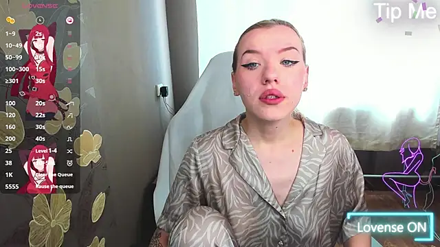 Snapshot of MeganNewCat chatting on 12, 5, 2026 MeganNewCat online show from 12, 5, 2026