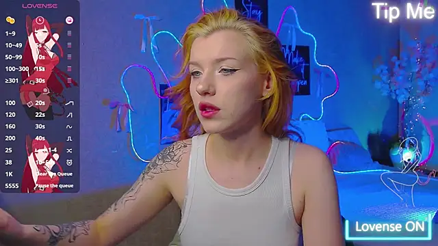 Snapshot of MeganNewCat chatting on 1, 6, 2026 MeganNewCat online show from 1, 6, 2026
