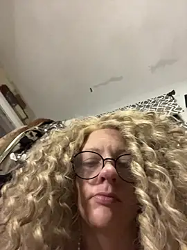 Snapshot of queenkelly1234 chatting on 29, 10, 2025 queenkelly1234 online show from 29, 10, 2025