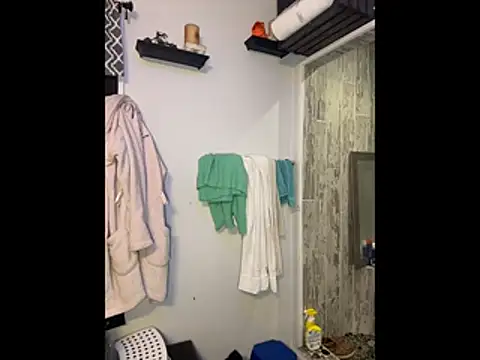 Snapshot of queenkelly1234 chatting on 21, 11, 2025 queenkelly1234 online show from 21, 11, 2025