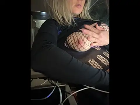 Snapshot of queenkelly1234 chatting on 29, 11, 2025 queenkelly1234 online show from 29, 11, 2025