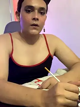 Snapshot of La-Gatiita-trans chatting on 14, 11, 2025 La-Gatiita-trans online show from 14, 11, 2025