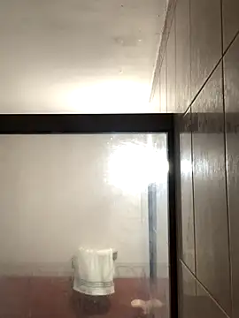 Snapshot of La-Gatiita-trans chatting on 17, 11, 2025 La-Gatiita-trans online show from 17, 11, 2025