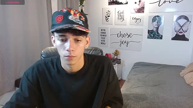 AmethystShadow17 online show from 7, 11, 2025