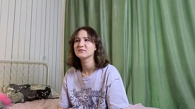 LeonidaMegill online show from 20, 10, 2025