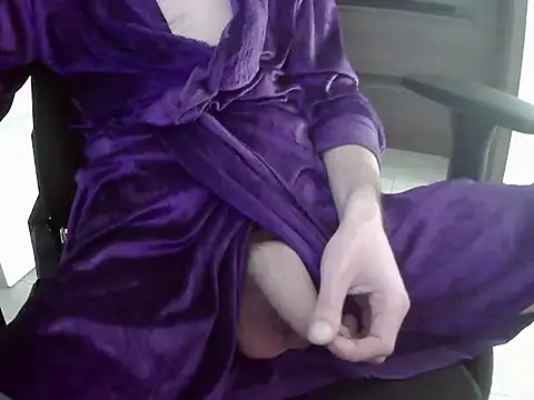 Snapshot of Batboy94 chatting on 15, 11, 2025 Batboy94 online show from 15, 11, 2025