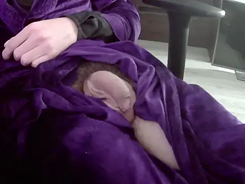 Snapshot of Batboy94 chatting on 22, 11, 2025 Batboy94 online show from 22, 11, 2025