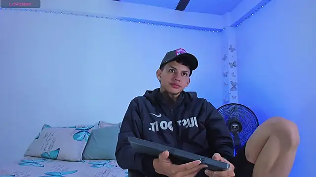 Snapshot of Axel_Cody_ chatting on 19, 10, 2025 Axel Cody online show from 19, 10, 2025