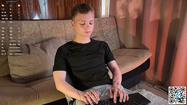 Snapshot of Logan_mett chatting on 8, 6, 2026 Logan mett online show from 8, 6, 2026