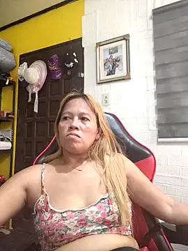 Snapshot of CockBiter83 chatting on 4, 4, 2026 CockBiter83 online show from 4, 4, 2026