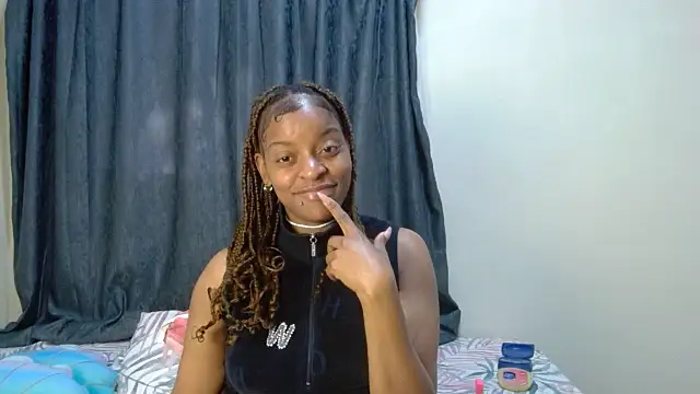 Snapshot of fifiqueen25 chatting on 5, 4, 2026 fifiqueen25 online show from 5, 4, 2026