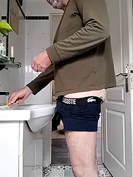 nicolaspgarnier online show from 15, 10, 2025