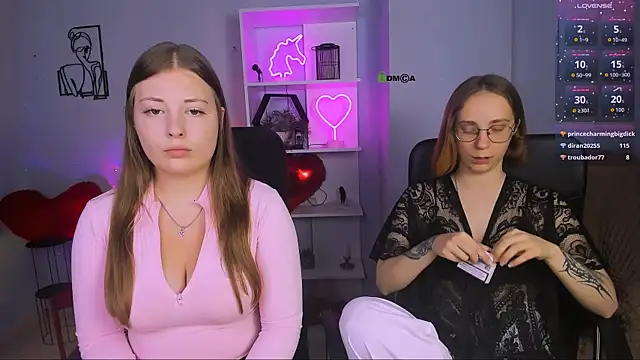 Snapshot of evalora_vei chatting on 11, 11, 2025 evalora vei online show from 11, 11, 2025