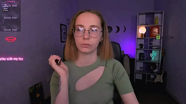 Snapshot of evalora_vei chatting on 14, 12, 2025 evalora vei online show from 14, 12, 2025