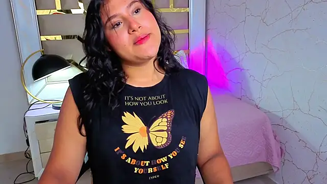 luna jonezz online show from 6, 11, 2025