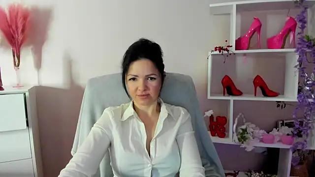 Mollybloom40 online show from 8, 4, 2026