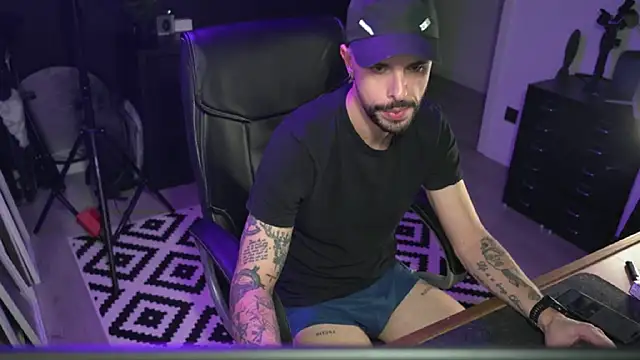 Snapshot of monsieurguitsxxx chatting on 10, 1, 2026 monsieurguitsxxx online show from 10, 1, 2026