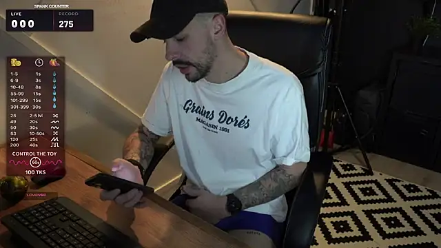 Snapshot of monsieurguitsxxx chatting on 11, 2, 2026 monsieurguitsxxx online show from 11, 2, 2026