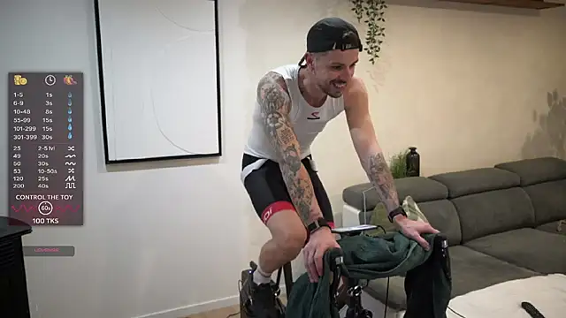 Snapshot of monsieurguitsxxx chatting on 14, 2, 2026 monsieurguitsxxx online show from 14, 2, 2026