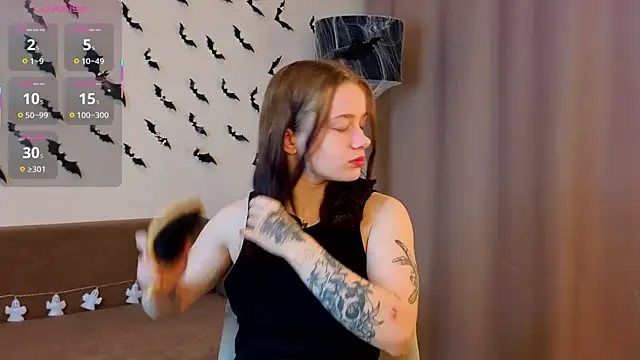 Snapshot of JonDatko chatting on 4, 11, 2025 JonDatko online show from 4, 11, 2025