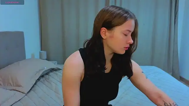 Snapshot of JonDatko chatting on 25, 11, 2025 JonDatko online show from 25, 11, 2025