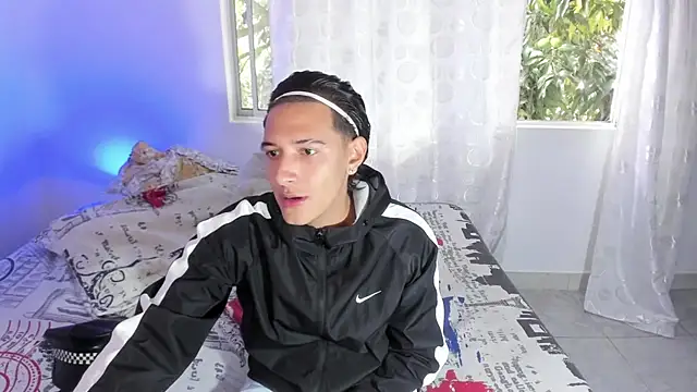 Snapshot of Hayden_Boy_ chatting on 18, 10, 2025 Hayden Boy online show from 18, 10, 2025