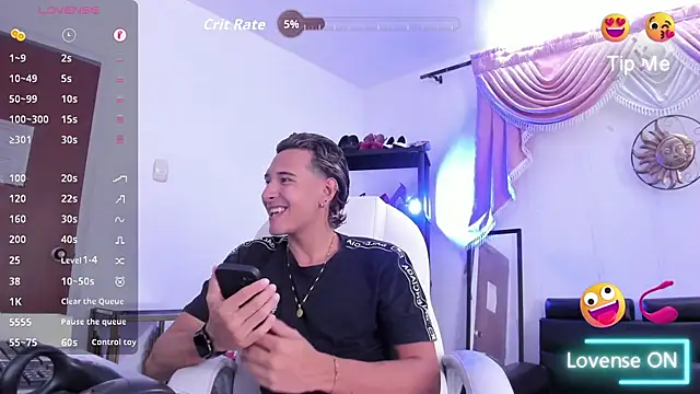 Snapshot of Hayden_Boy_ chatting on 25, 11, 2025 Hayden Boy online show from 25, 11, 2025