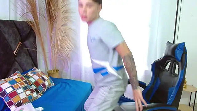 Snapshot of Mattass18 chatting on 9, 11, 2025 Mattass18 online show from 9, 11, 2025