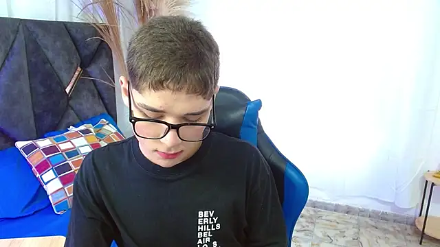 Snapshot of Mattass18 chatting on 12, 11, 2025 Mattass18 online show from 12, 11, 2025