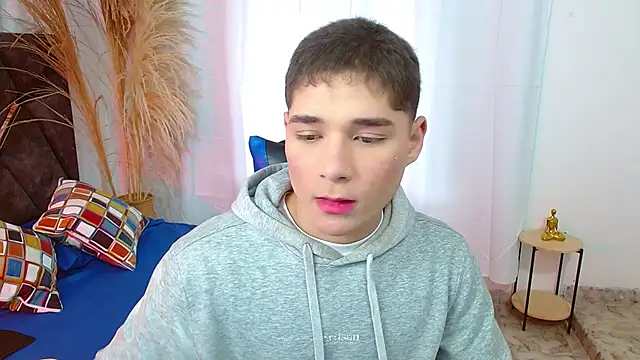 Snapshot of Mattass18 chatting on 2, 12, 2025 Mattass18 online show from 2, 12, 2025