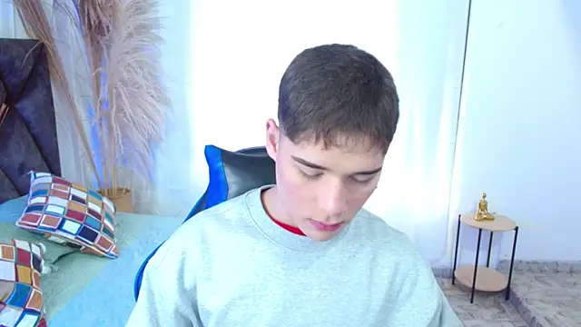 Snapshot of Mattass18 chatting on 15, 12, 2025 Mattass18 online show from 15, 12, 2025