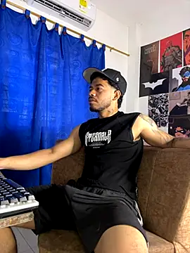 Snapshot of Kylian_Alessandro chatting on 24, 10, 2025 Kylian Alessandro online show from 24, 10, 2025