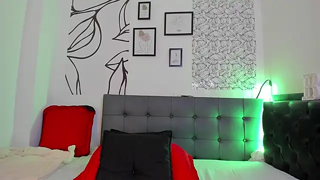 Snapshot of venus_sk chatting on 24, 11, 2025 venus sk online show from 24, 11, 2025